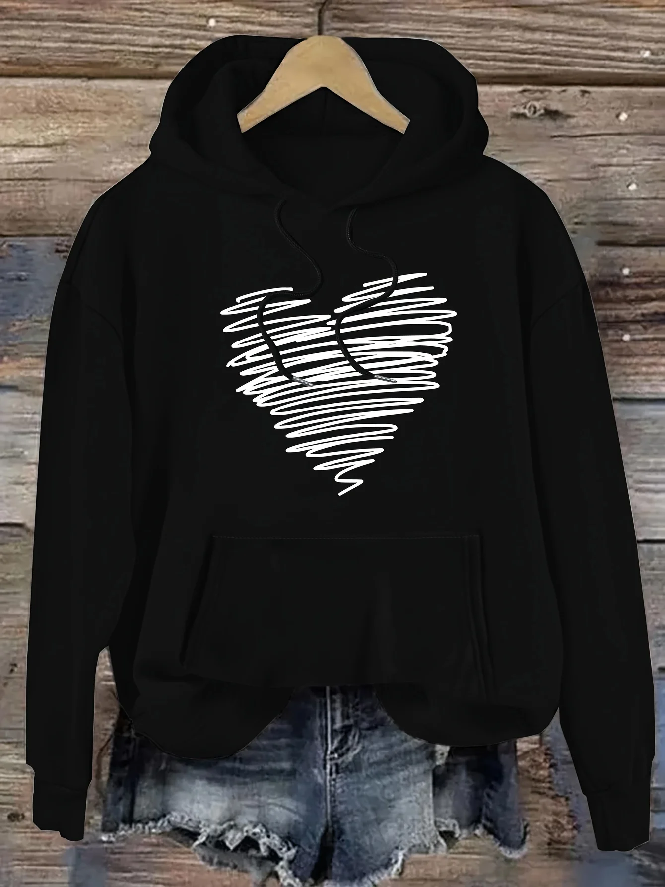 Trendige Damenmode: Kapuzenpullover mit Herzmuster, lässiger Stil, Vintage-Look, Y2k-Sweatshirts, Pullover, grafische Kleidung, Outfit, für den täglichen Gebrauch, 90er-Jahre-Stil.
