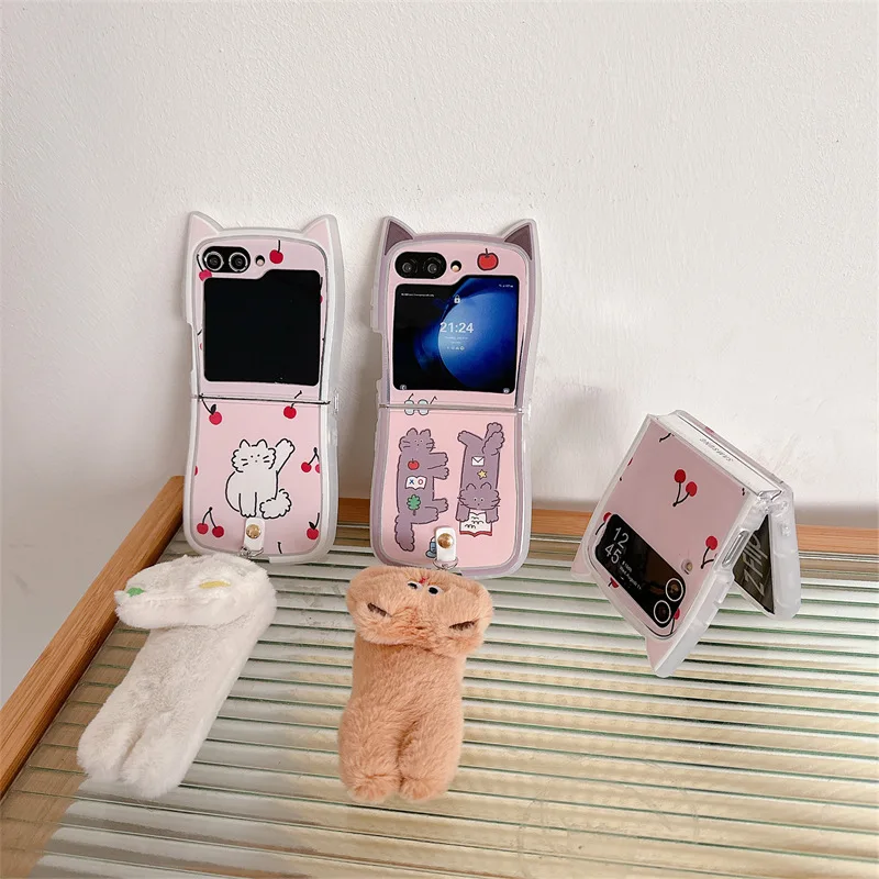 

Plush Cat Pendant Phone Case For Samsung Galaxy Z Flip 7 6 5 4 Protective Back Cover For ZFlip5 ZFlip6 ZFlip7 Case Shell