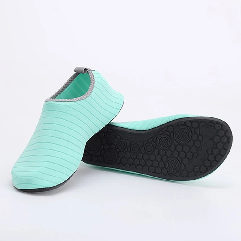 Men Women Water Shoes Swimming Shoes Solid Color Summer Beach Shoes Socks Seaside Sneaker Slippers For Men Zapatos Hombre