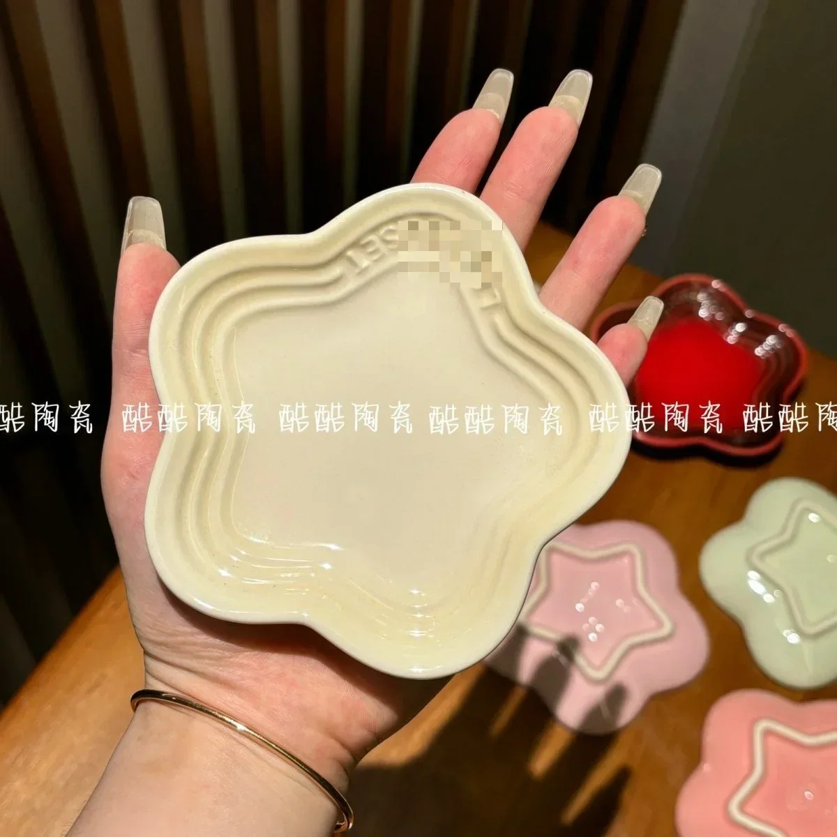 

Cool Color Mini Plum Blossom Small Dish Cat Bowl Sauce Flower Shaped Gradient Bone Spitting Tableware Plum Blossom Flower Plate