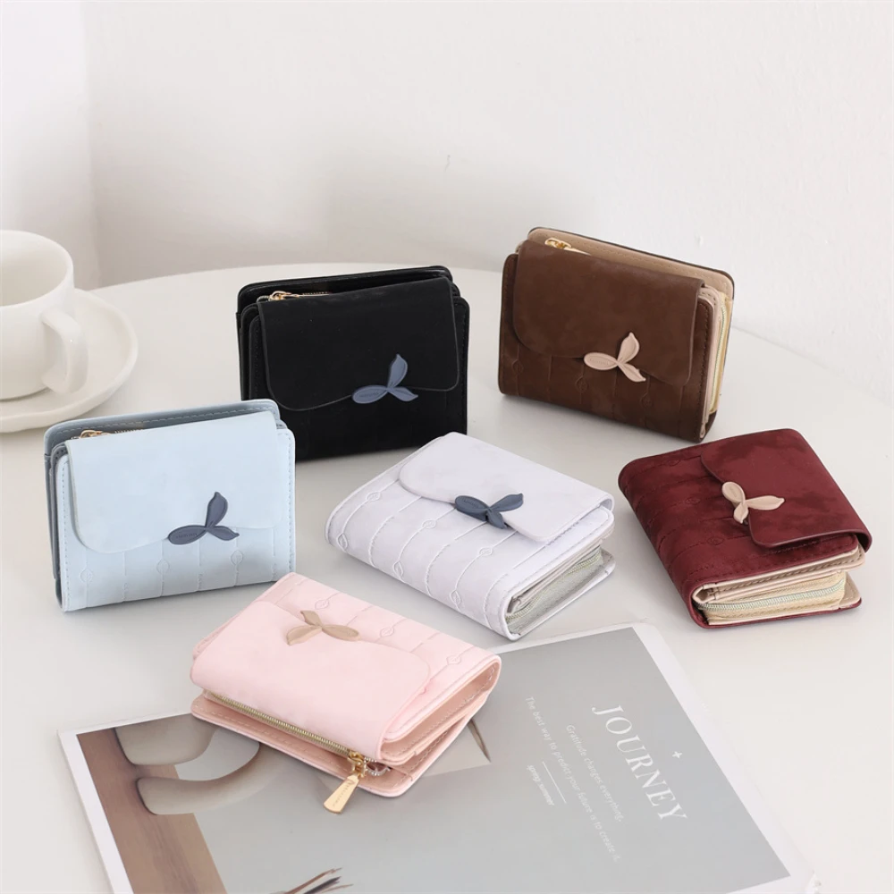 Soft PU Leather Short Wallet Women Chic Compact Wallet with Leaf Buckle Zipper Foldable Multi-Function Coin Purse