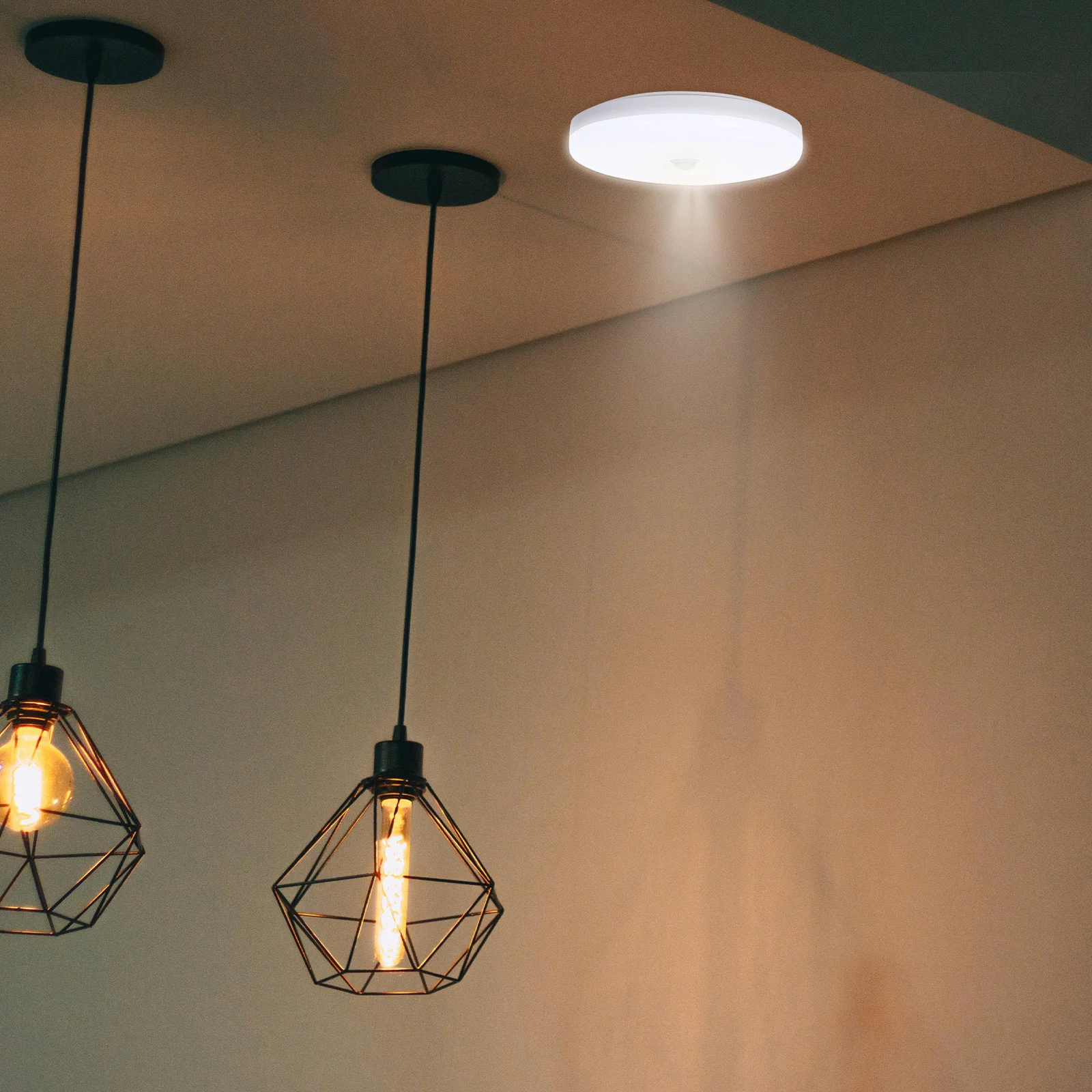 

Motion Sensor LED Ceiling Light No Wiring Needed for Hallway Stair Closet Bedroom Night Safety Illumination Ceiling Light