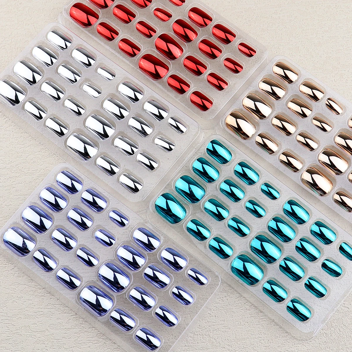 120Pcs Mirror Chrome Fake Nails Set Gradient Sparke Glitter False Nails Pre-glue Short Oval Full Cover Nail Art Tips for Women