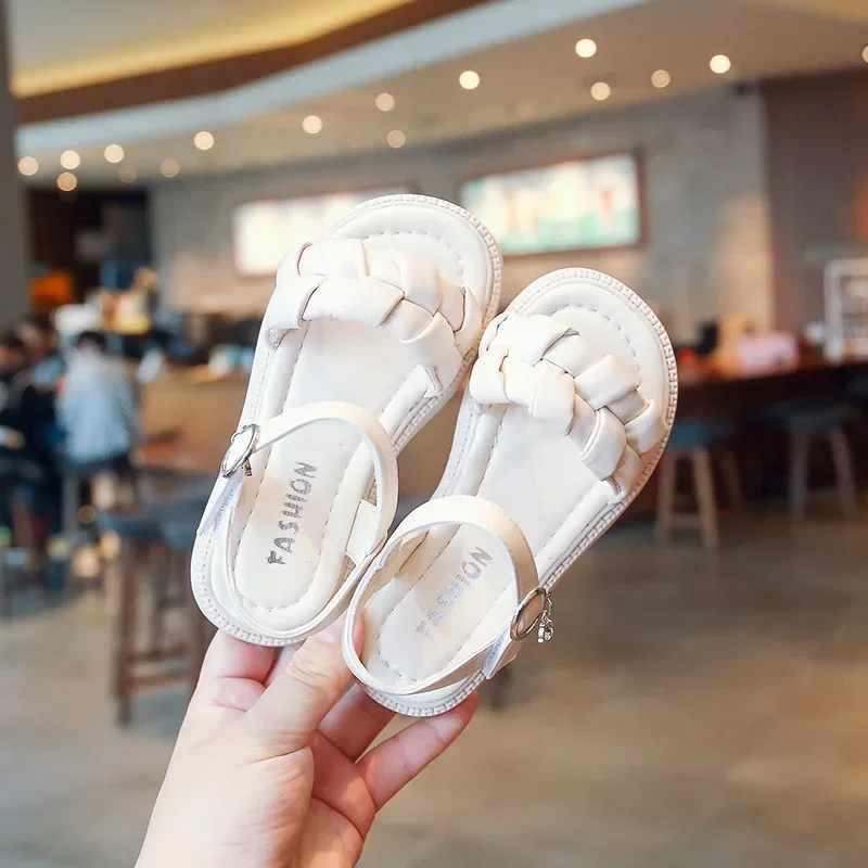 

Girls Sandals 2025 Summer New Soft Sole Non-slip Flat Beach Shoes 26-36 Children Fashion Princess Shoes Kids Designer Sandals