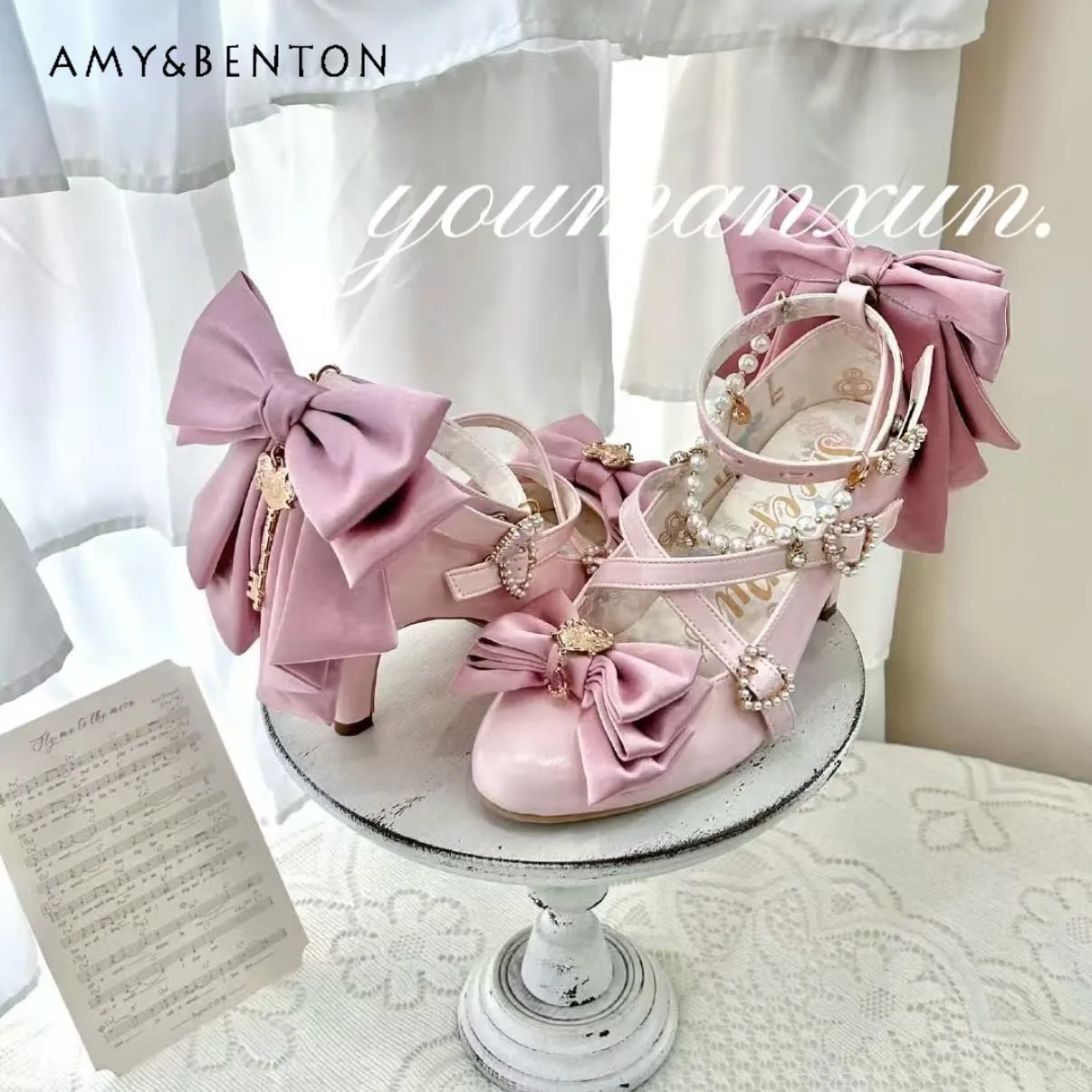 

Elegant Fairy Style Mid-Heel Shoes Cute Lolita Bow High Heels Women High-End Luxury Pearl Pendant Pointed Thick Sole Shoes