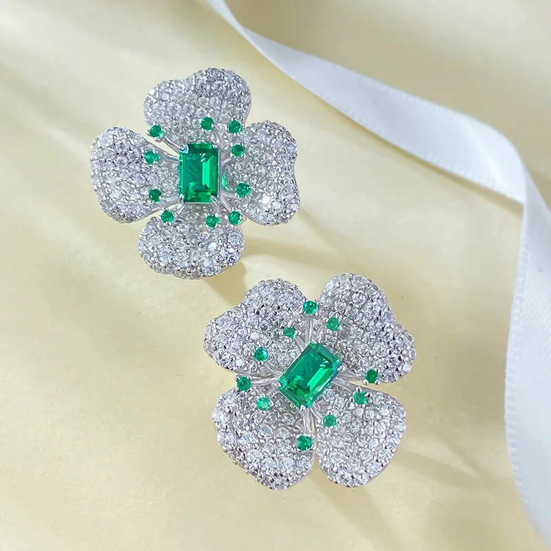 Early Spring Hot Selling S925 Silver Luxury Set Synthetic 4 * 6mm Green Spinel Clover Earrings Earrings Wedding Jewelry