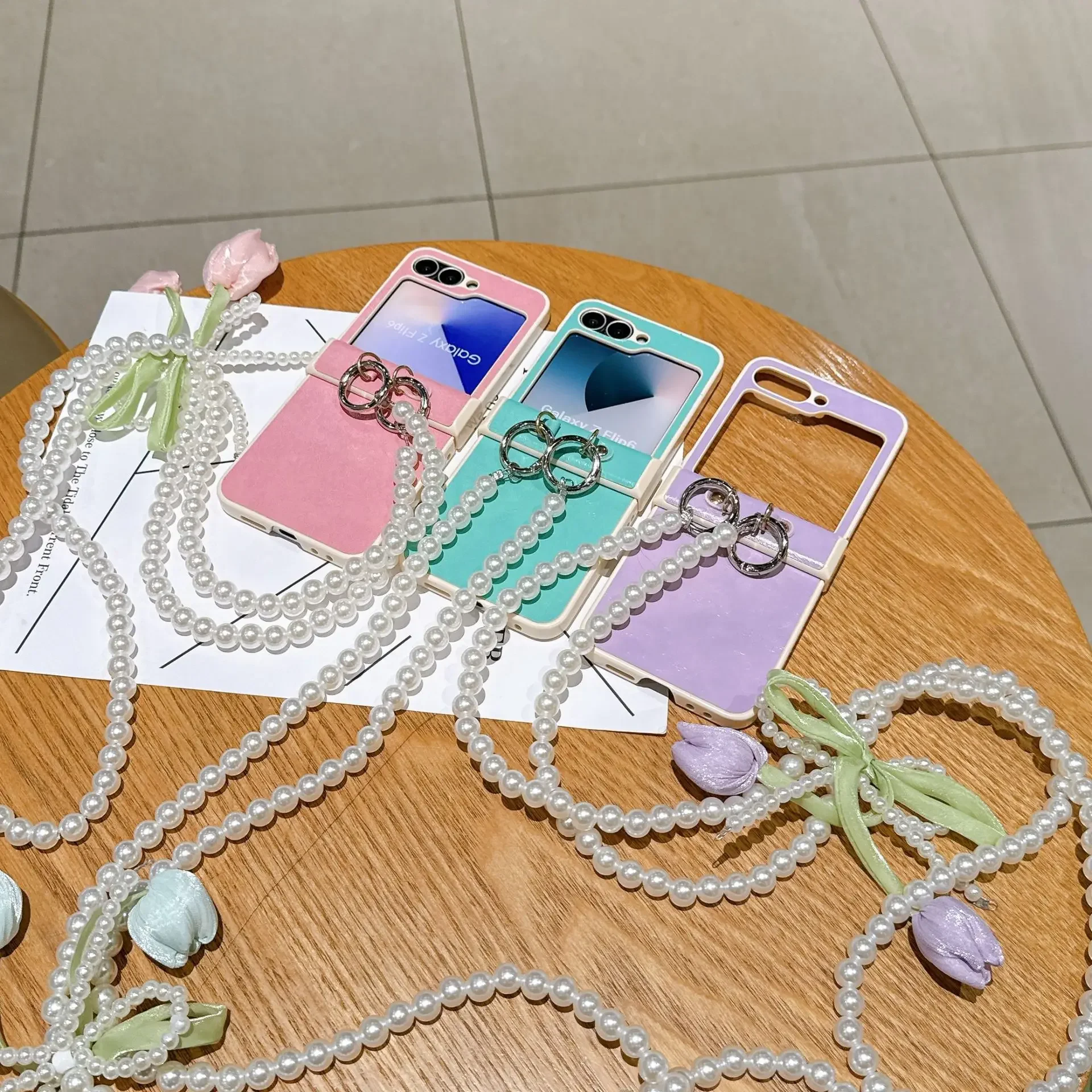 

Pearl Long Lanyard Phone Case For Samsung Galaxy Z Flip 7 6 5 4 Protective Back Cover For ZFlip5 ZFlip6 ZFlip7 Case Shell