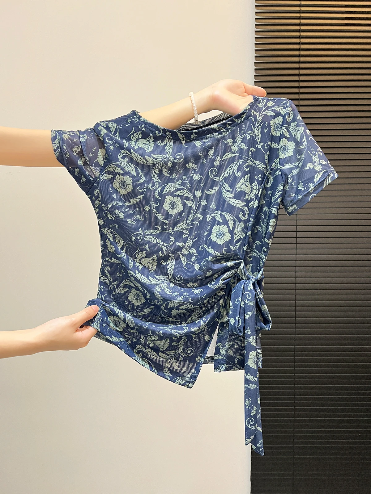 

Summer New Style Women's T-shirt Sleeveless Printed Mesh Thin Top Fashionable Age-reducing Commute Lady Straight-cut Silk