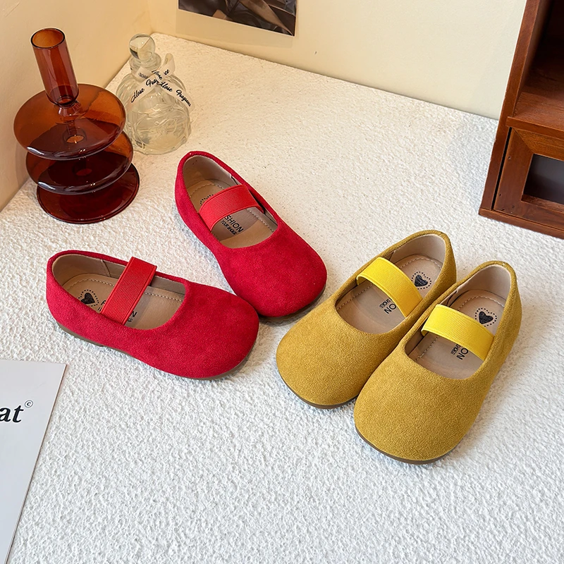 

Весенние повседневные туфли для девочек с эластичной резинкой, круглым носком, универсальные детские туфли на плоской подошве, красные, желтые, нескользящие, классические, на каждый день