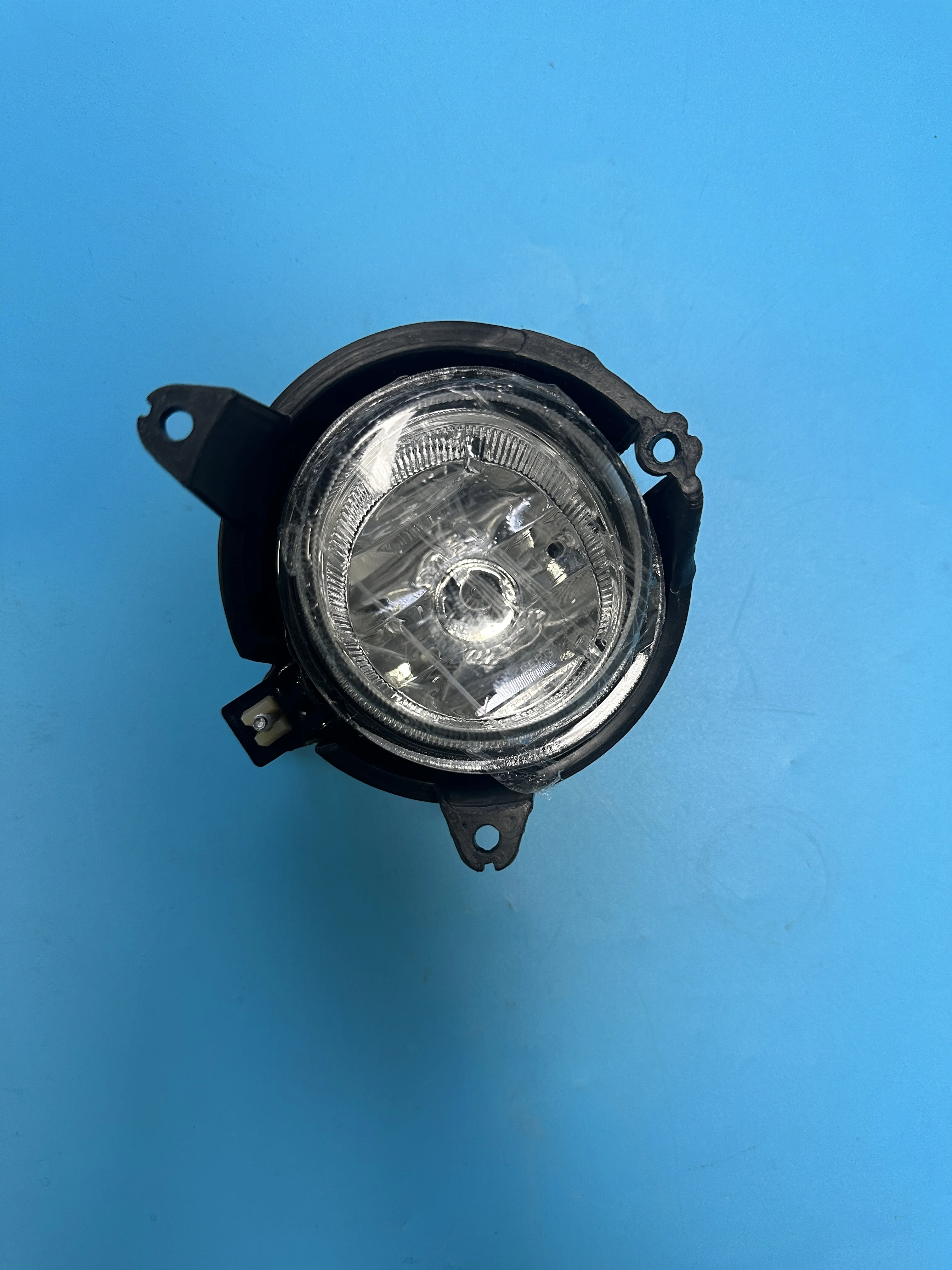 

Передняя левая противотуманная фара в сборе LH 8320121001 для Ssangyong Actyon Rodius/Stavic Actyon Sports