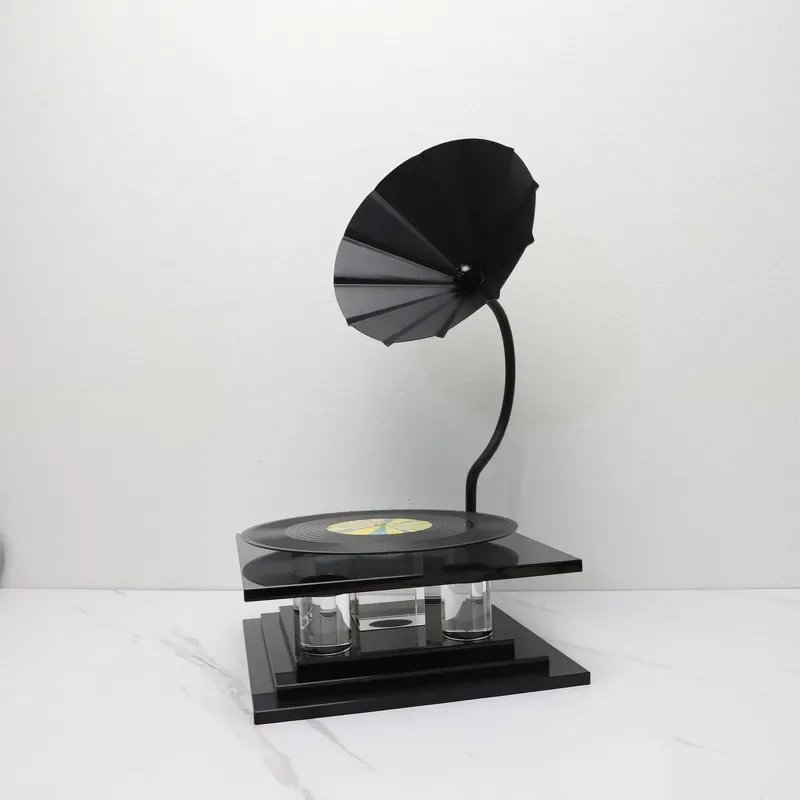 Nordic minimalist light luxury crystal phonograph model house home living room desktop hotel soft decoration metal ornament