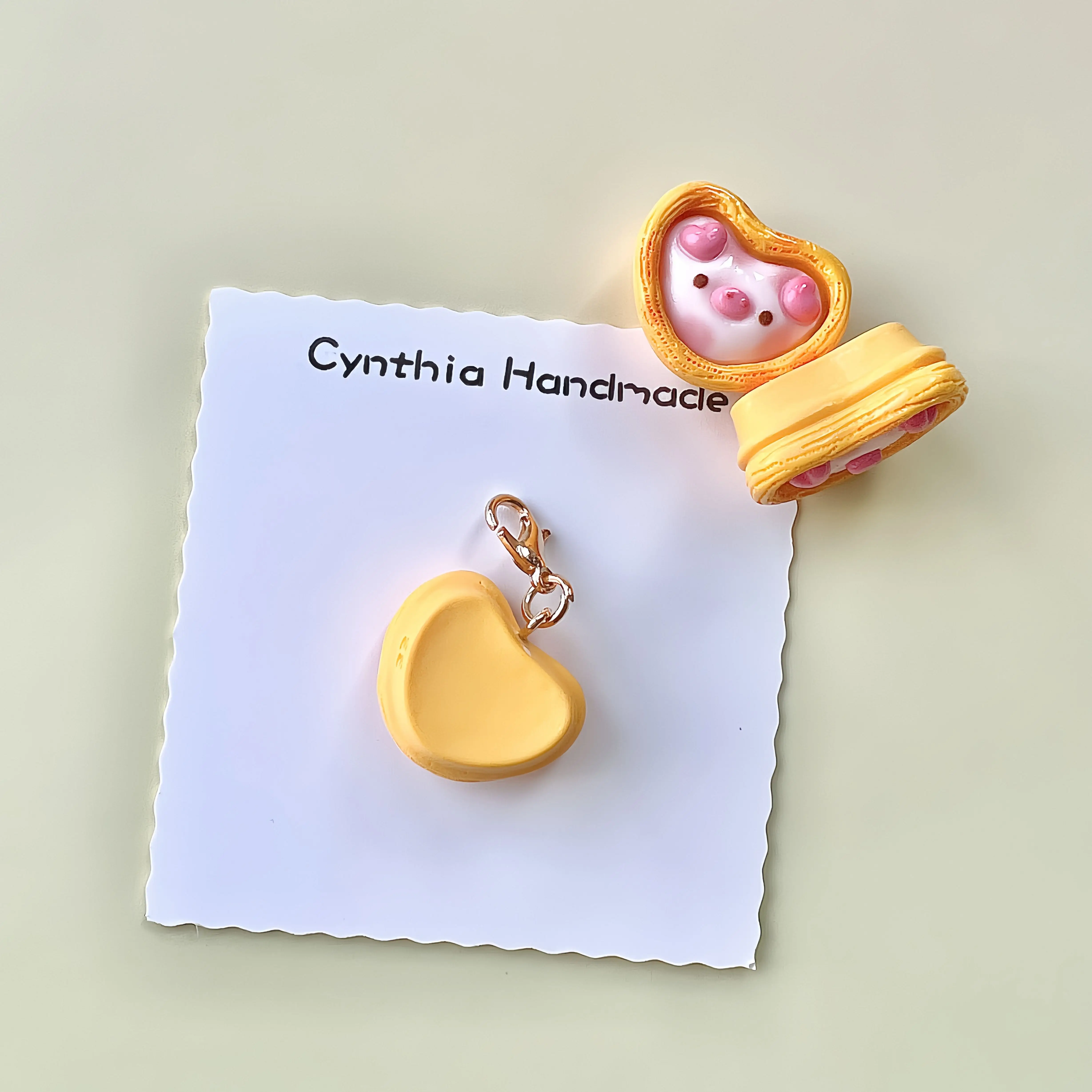 Heart Mini Resin Cartoon Pig Egg Tart Realistic Minifood Miniature Handcrafted Keychain Pendant Key Ring Women for Bags Gifts