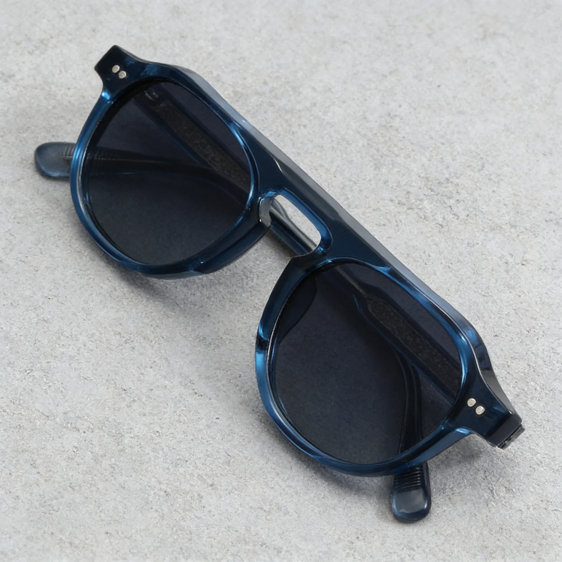 Retro Round Sunglasses Men Punk Core Insert Temples Sun Glasses for Women Travel Eyeywear Vintage Steampunk Rivet Men UV400