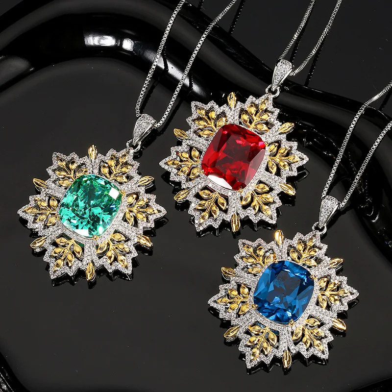 

Роскошное ожерелье с подвесками из красных и зеленых драгоценных камней в винтажном стиле, идеально подходящее для элегантной женской коллекции украшений