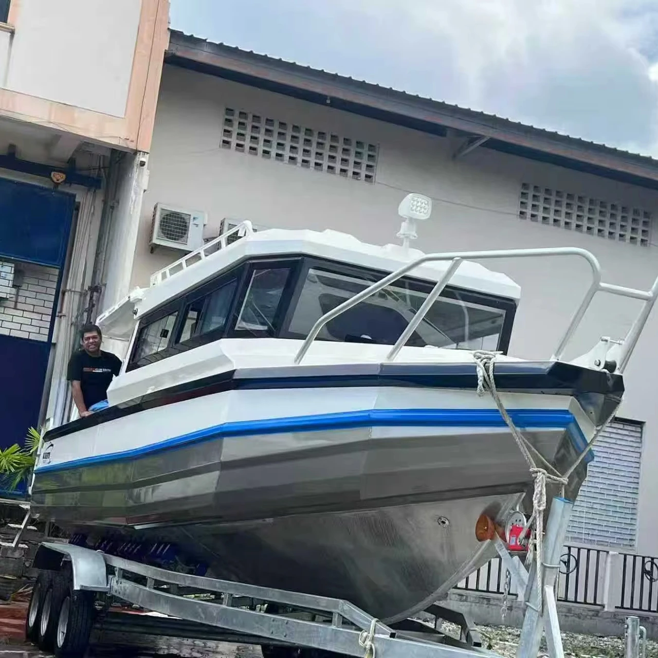 Sea King Easycraft Aluminum Sea Fishing Boat Closed Cabin Yacht 9meters Pontoon Vessel Speed Sport Ship