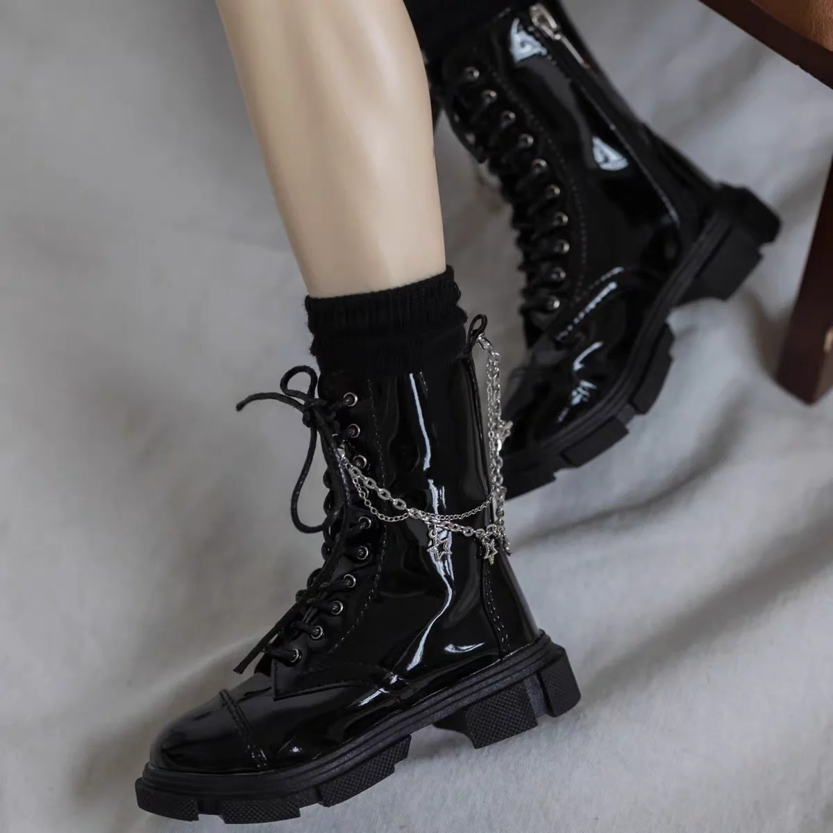 

Кукольные ботинки BJD подходят для кукольных туфель яркого размера 75, черные, коричневые, двухцветные мужские лакированные кожаные туфли Martin со звездной цепочкой