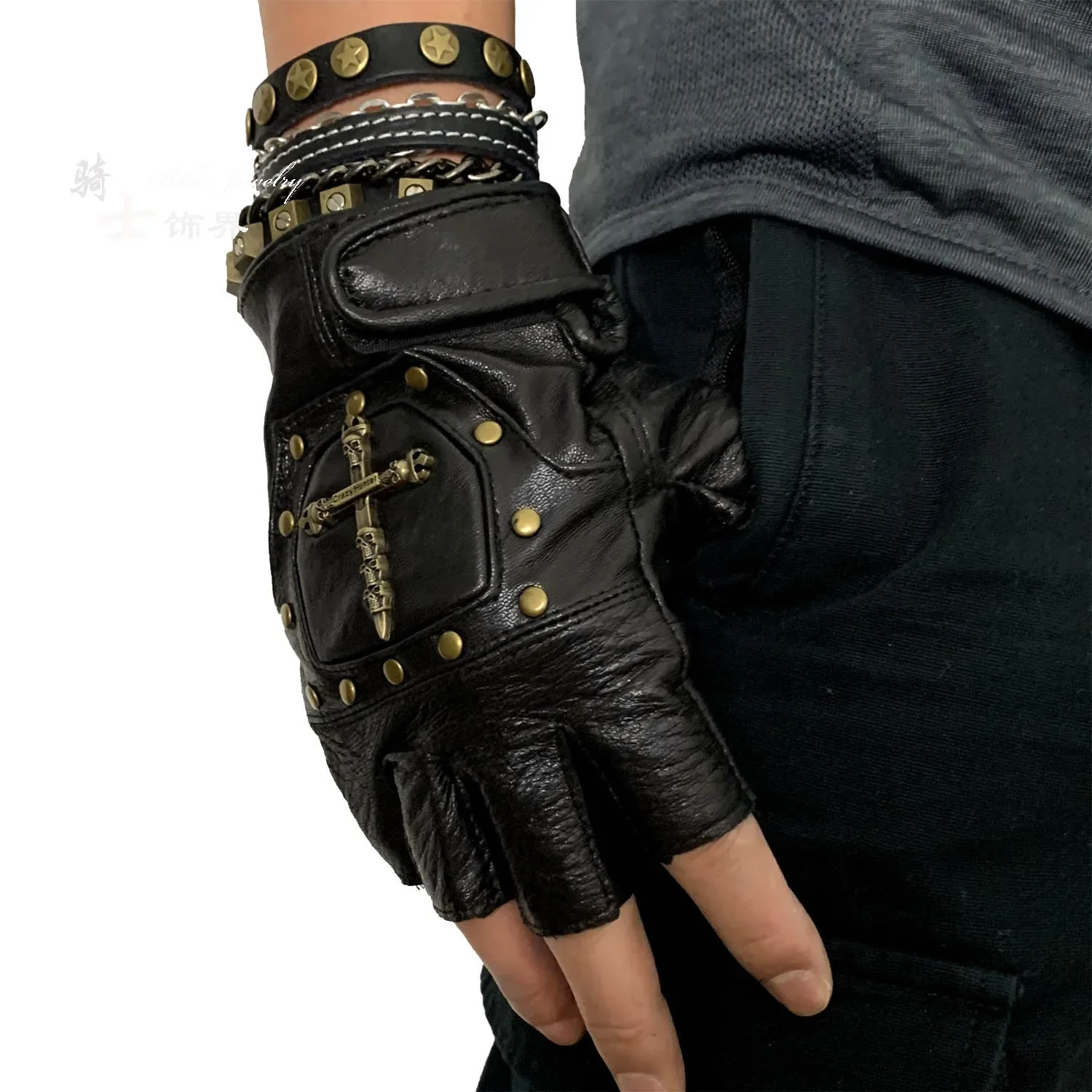 

Punk personality gloves, leather goth trendy men fashion half-finger riding gloves