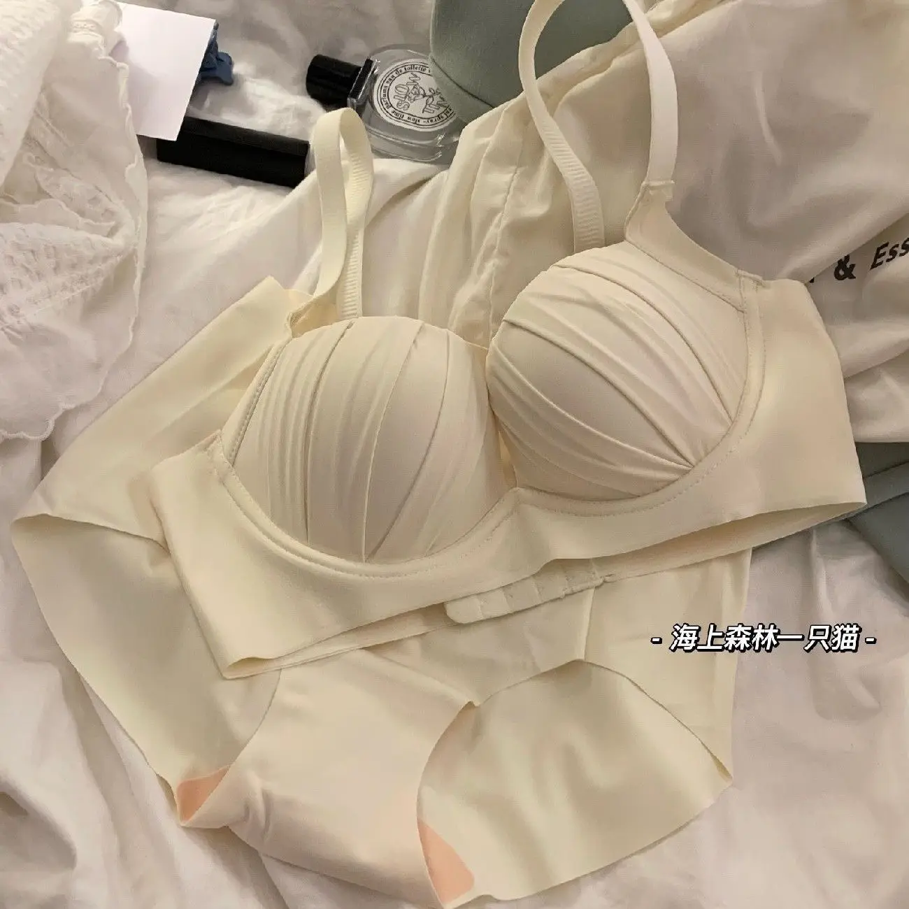 Women's Underwire Bra and Underwear Set with Collection Accessory Milk, Soft and Breathable Women's Close Fitting Underwear Set
