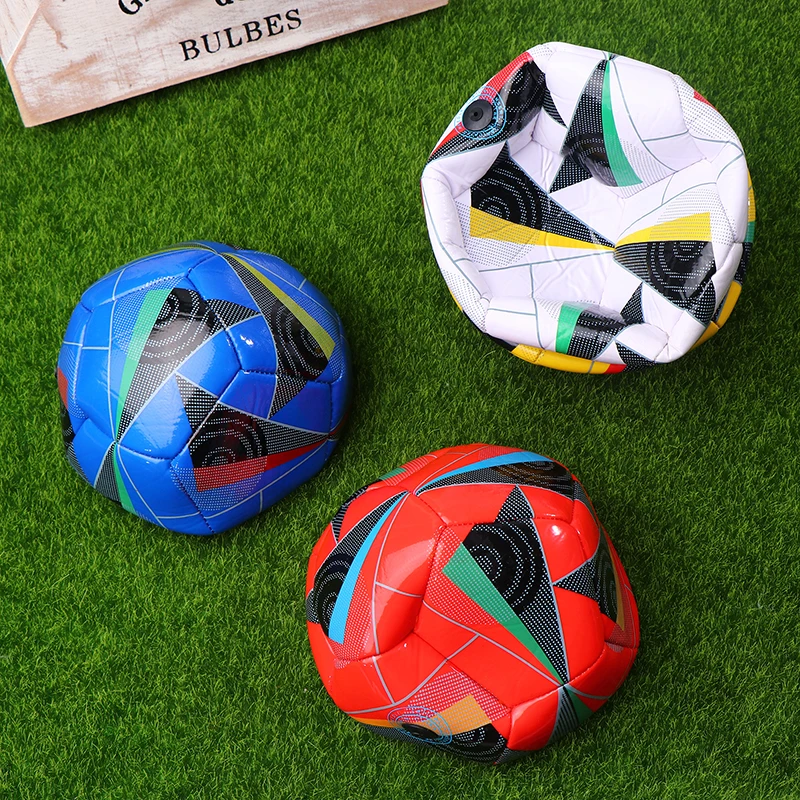 Bola Sepak Ukuran 2 untuk Remaja Dewasa Bola Sepak Tahan Aus Permainan Olahraga Luar Ruangan Latihan Bermain Bola Hadiah Ulang Tahun