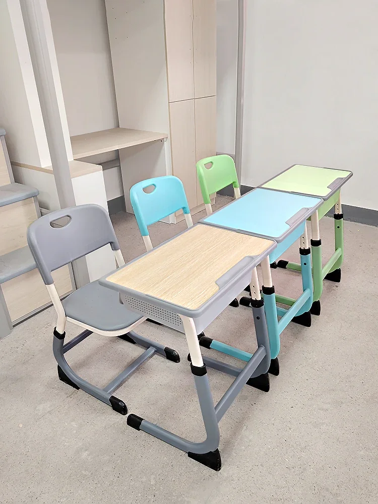 

School desks and chairs, primary and secondary school students' writing desks can be lifted and thickened for children to learn