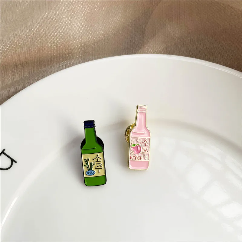 Cute Sweet Peach Sake Drink Soju Enamel Brooch Cartoon Bamboo Shochu Bottle Badge Clothes Lapel Pins Schoolbag Gift Jewelry