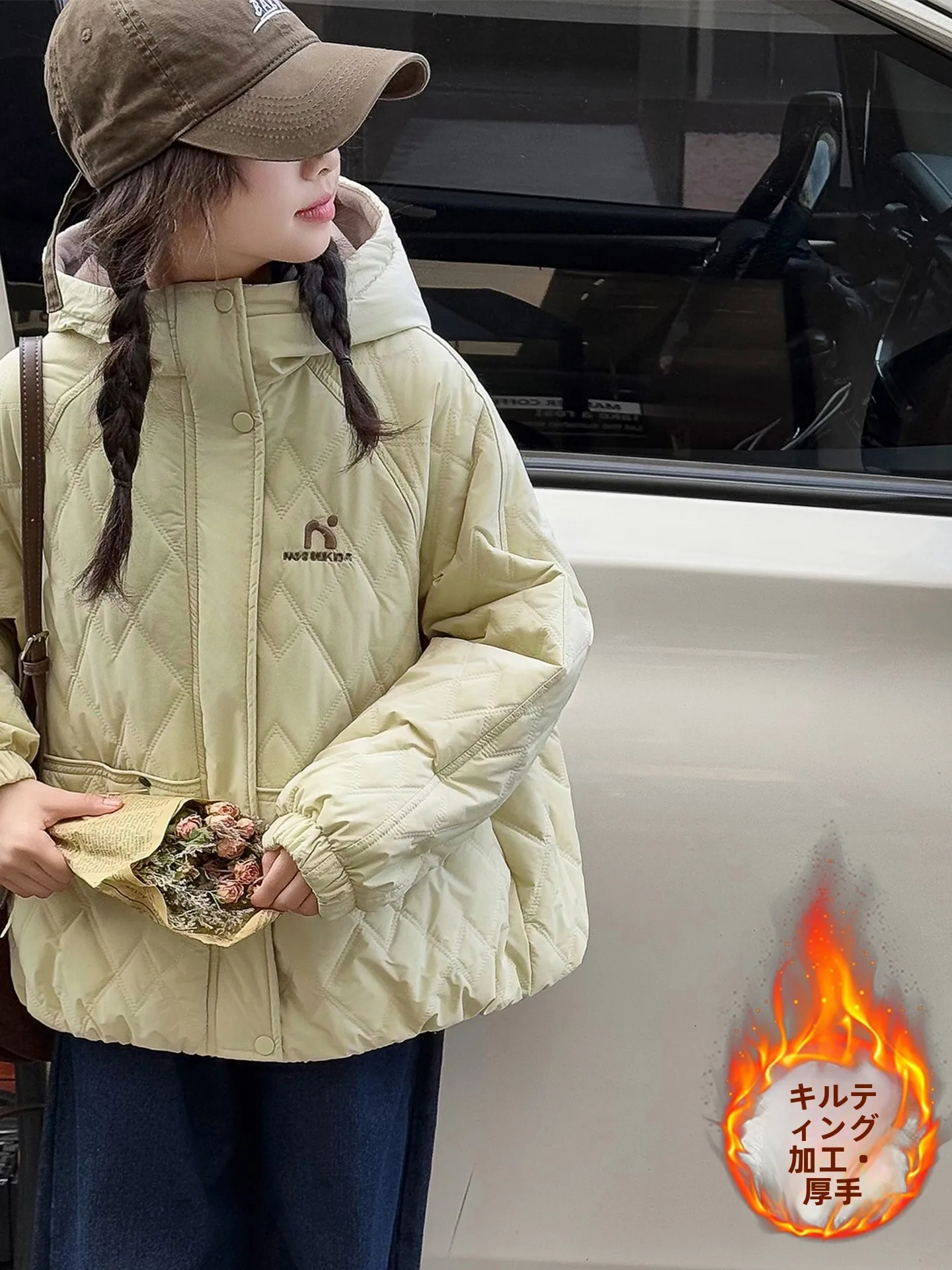 厚手の綿の女の子の野球ジャケット秋冬の新しいスタイルの子供の冬服標準バージョン長袖ジッパー