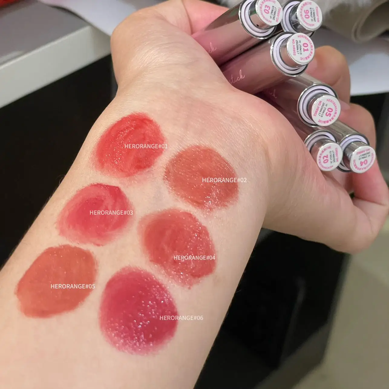 Peach Blossom Press-On Lip Gloss Moisturizing and Glossy Long-Lasting Non-Fading Non-Stick Cup Ultra-High Color Rendering Solid Lip Gloss Women's Cosmetics Travel Wedding Role Play Valentine's Day Gift Christmas