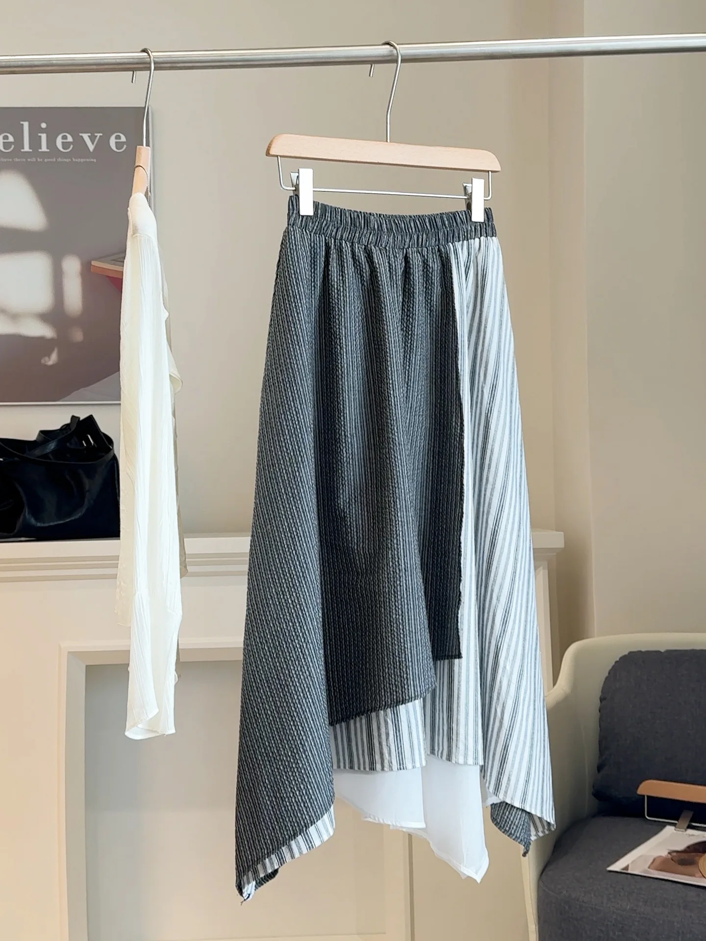 

Половинная юбка в японском стиле в полоску, женская искусственная юбка из двух предметов, весенне-осенняя модная большая распашная юбка А-силуэта 2025 года