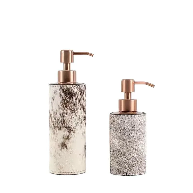 

Light luxury creative horsehair metal hand sanitizer bottle model room high-end hotel bathroom decoration can countertop ornamen