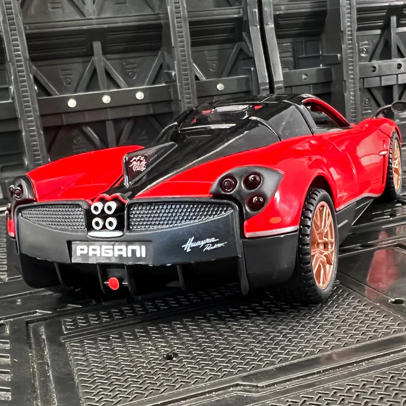 1:32 simulation Pagani Huayra alloy supercar model, doors and engine hood, trunk can be opened with sound and light gifts