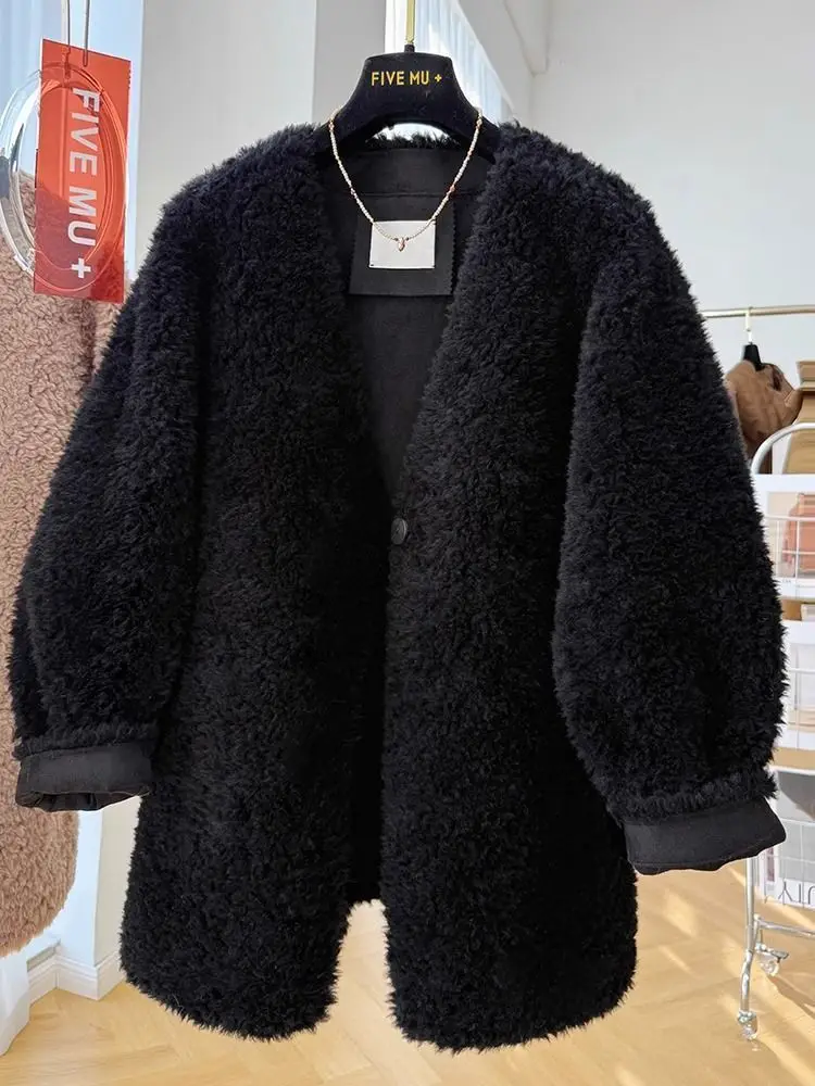 

Черная женская куртка из овечьей шерсти премиум-класса большого размера с v-образным вырезом, зима 2025, уникальная и очень красивая свободная куртка