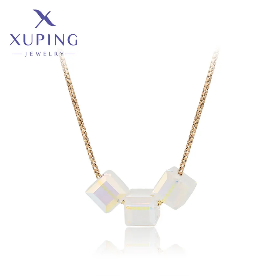 Xuping Jewelry New Arrival Square Crystal Pendant Necklace Gold Plated for Women Gifts A00442503