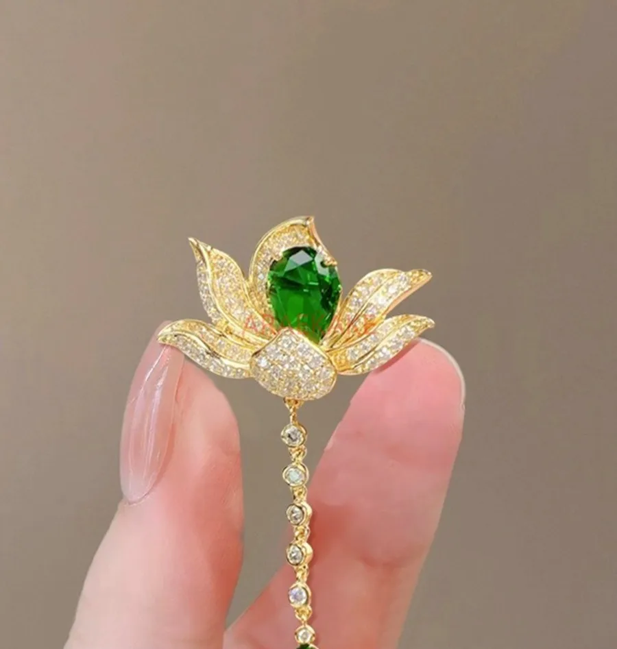 Nuova spilla in stile cinese cheongsam loto nappa pendente pendente decorazione spilla accessori