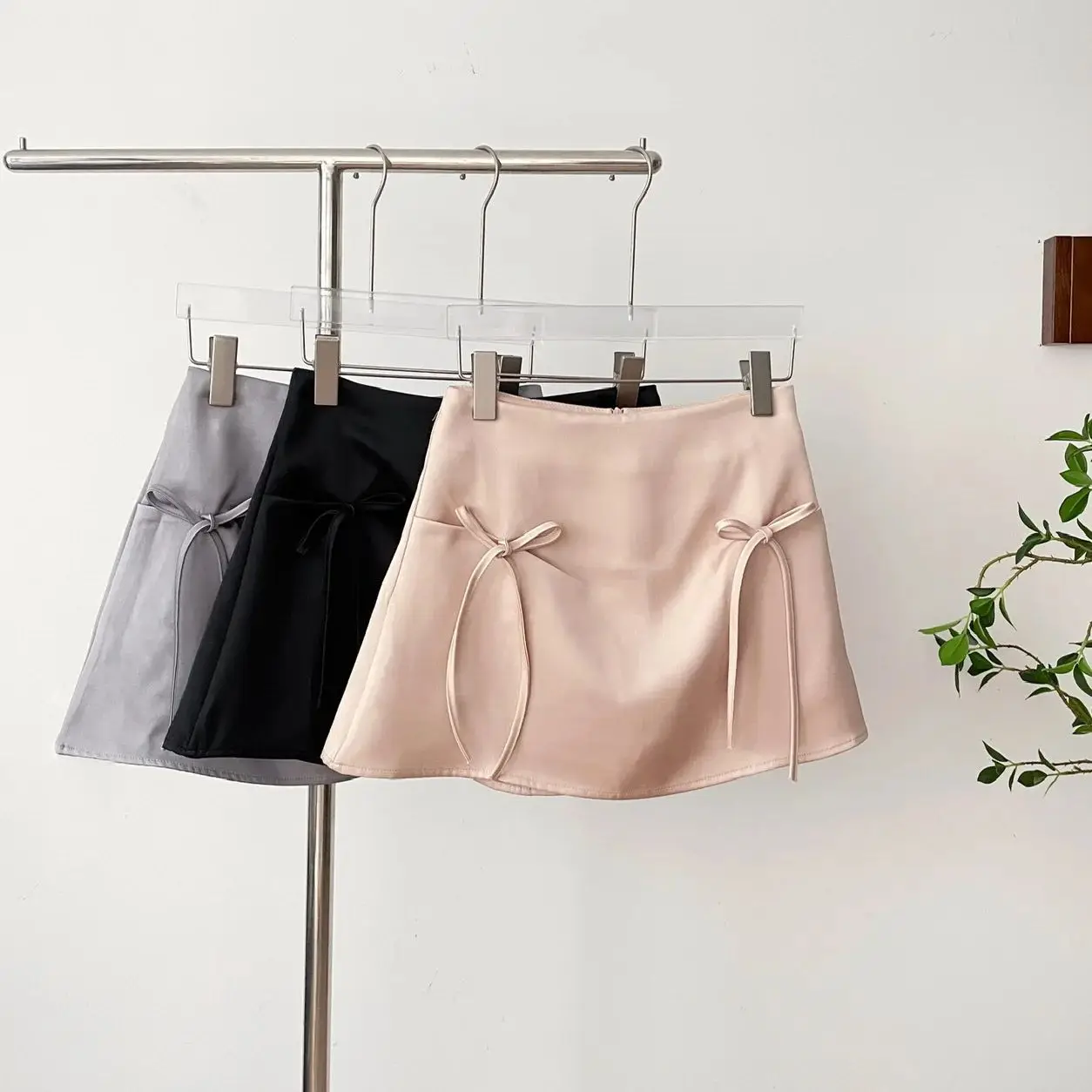 Playful bow skirt pants for children in the new spring and summer, low-waisted, hip-covering, slimming A-line skirts