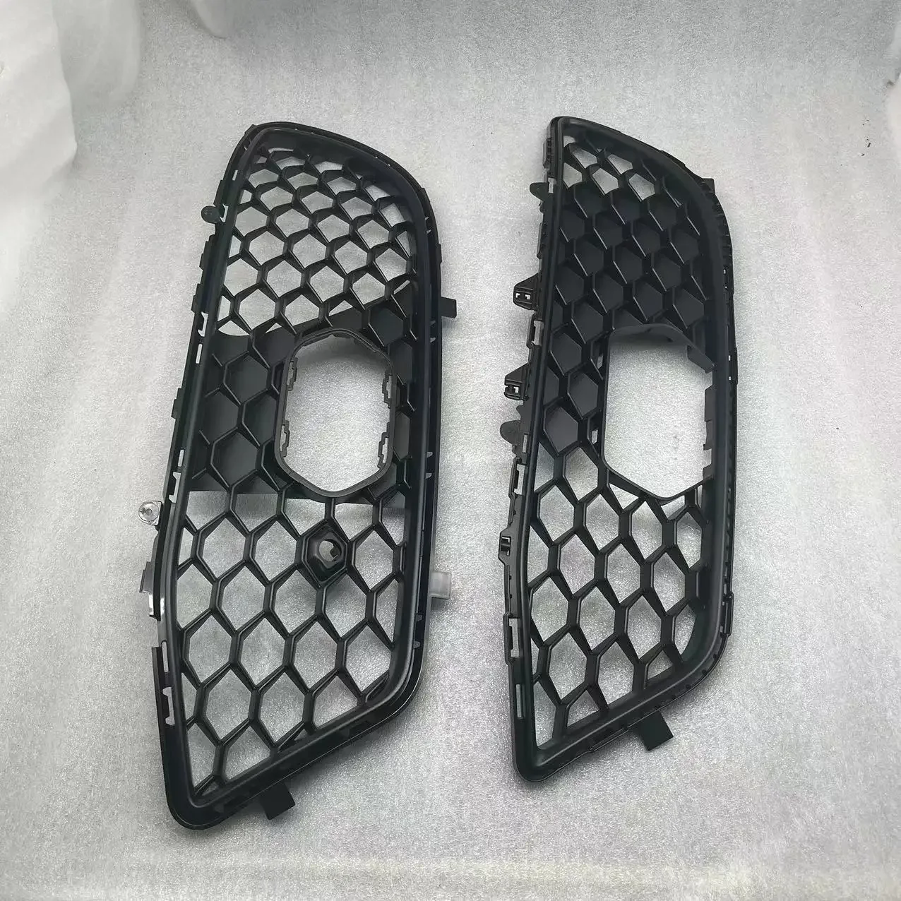 for alfa romeo Front bumper air net 156150913 156130432 156112965 GIULIA 200 280  auto parts auto parts alfa romeo auto custom