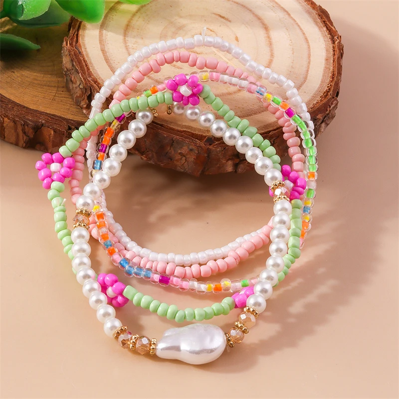 أساور بوهيمية مصنوعة يدويًا من الخرز للنساء ، أساور مطرزة بالخرز على شكل زهرة مرنة ، حفلة فتيات ، هدايا مجوهرات ، 5 ألوان في المجموعة