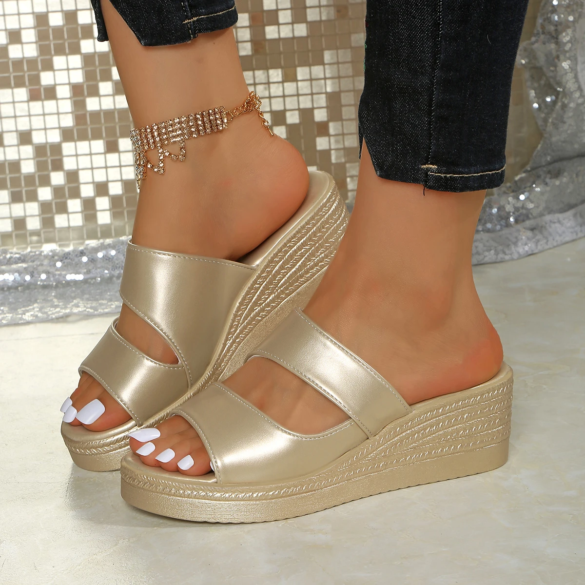 

Женские тапочки на танкетке и платформе, новинка 2023 года, пикантные сандалии на высоком каблуке, летняя модная пляжная обувь с открытым носком для женщин, Zapatos De Mujer