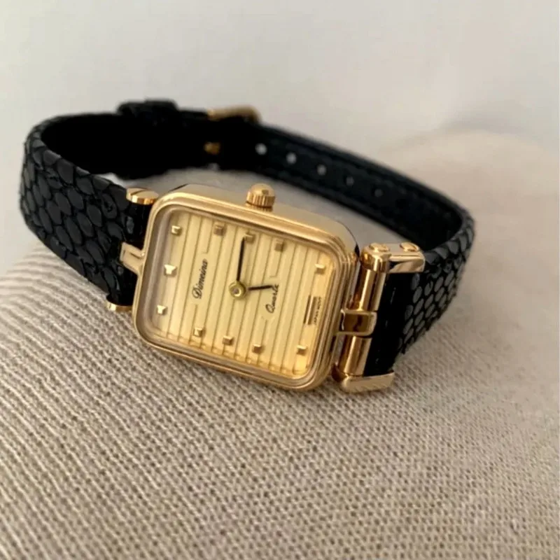 Vintage Square Watch Ladies Leather Strap Belt Bracelet Watch Suitable For Gifts Women Elegant Casual Digital Watch Reloj Mujer