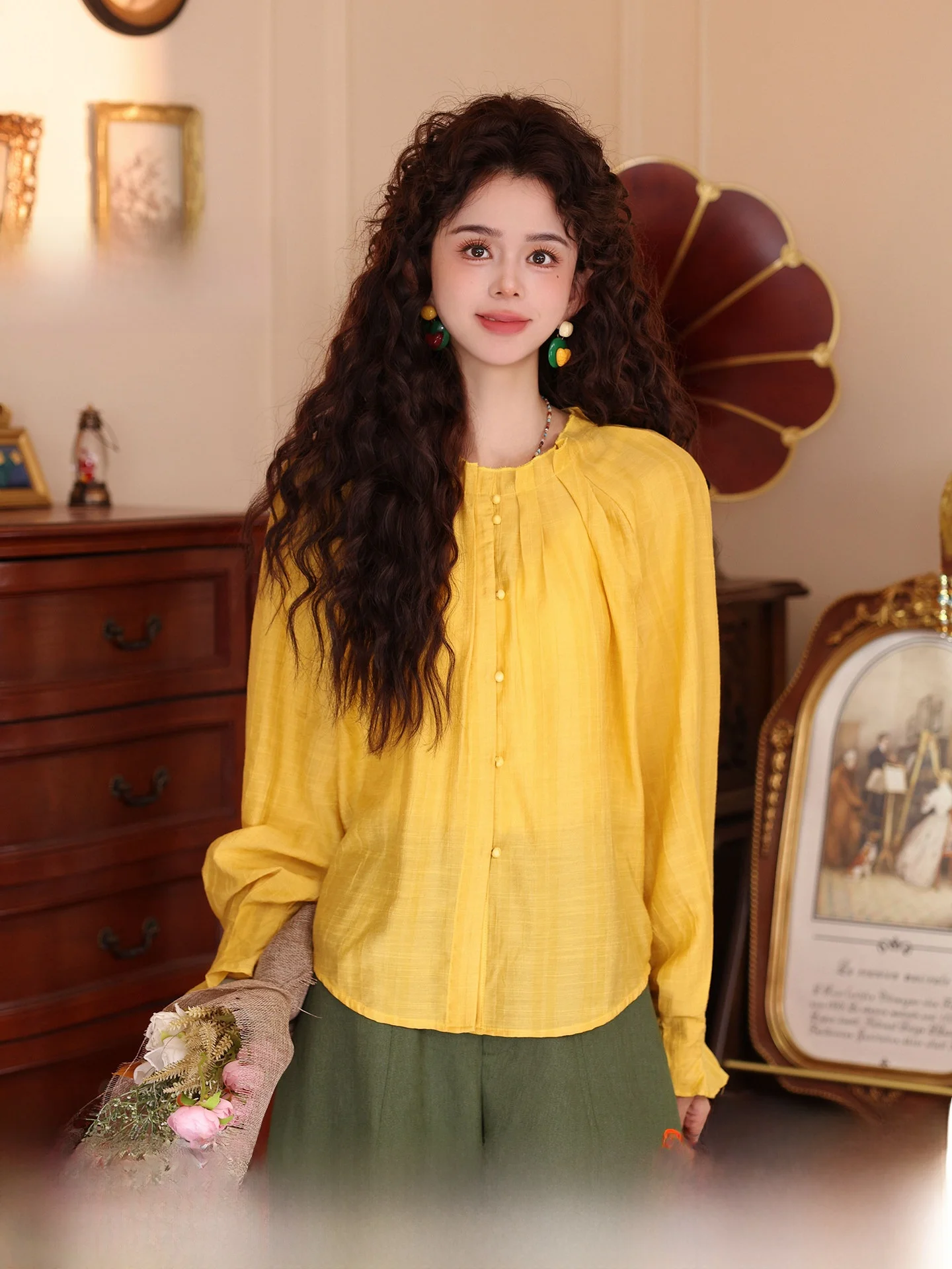 

Женский свободный кардиган Chen Jiajie Golden Lake 2026 Spring с длинными рукавами, желтый, универсальный, в стиле ретро, с круглым вырезом