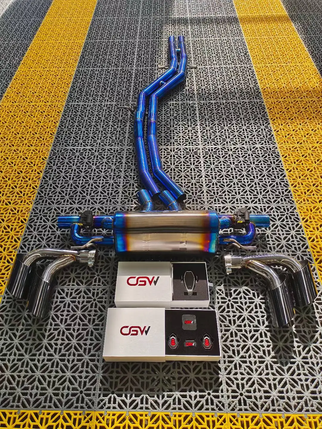 CGW Wholesale Factory Price High Performance Titanium Catback Exhaust With Tips for URUS