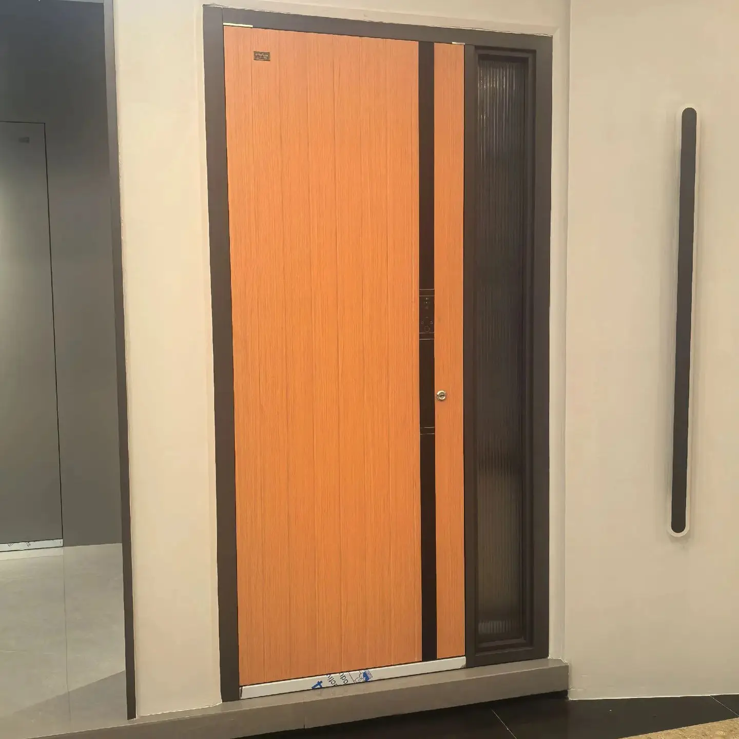 Fashionable Manual Aluminum Alloy Residential Door Orange and Gray Dual Color Entrance Doors Modern Anti Theft Hinged Doors