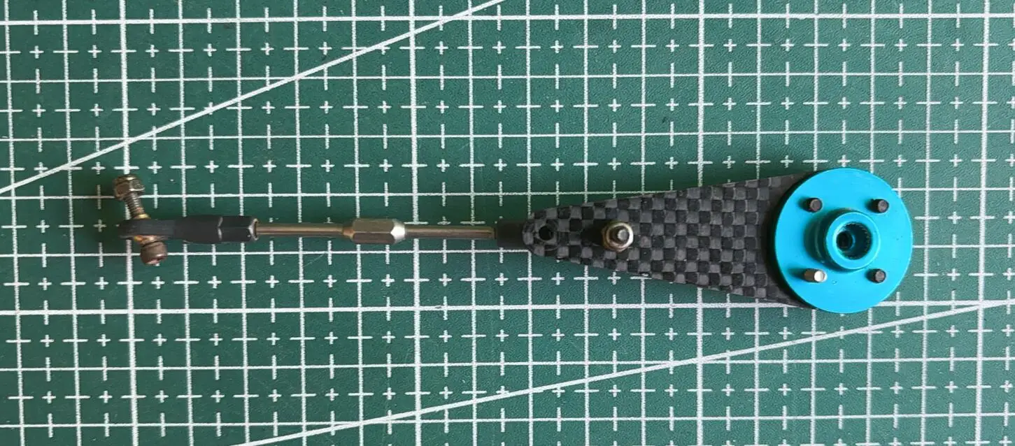 

Металлический сервопривод HITEC 24T с карбоновым и синим алюминиевым рычагом, шаровым соединением и комплектом тяг, высокопрочный, для сервоприводов радиоуправляемых моделей автомобилей