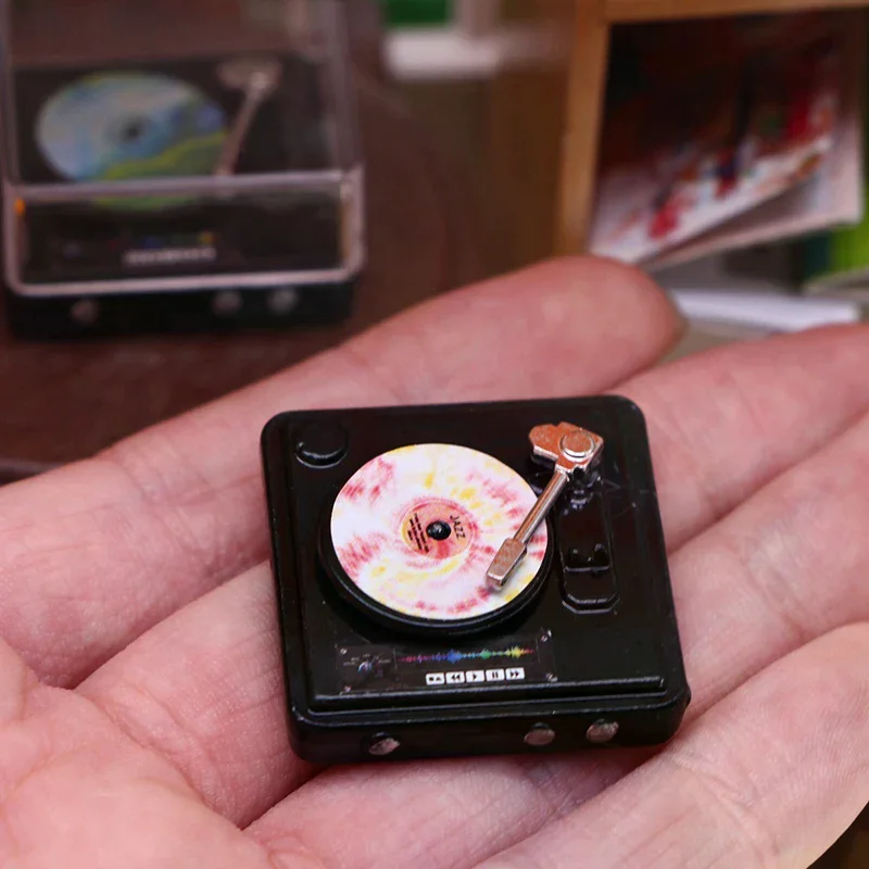 Reproductor de CD en miniatura para casa de muñecas, reproductor de discos, modelo de decoración para el hogar, accesorios para casa de muñecas, 1:12
