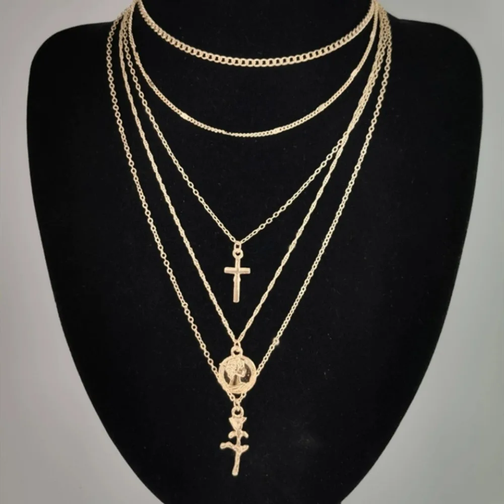 قلادة وردية متعددة الطبقات للسيدات أوروبية وأمريكية عصرية - قلادة متقاطعة دائرية رائعة