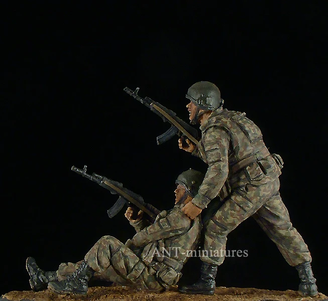 1/35 Scale Die-cast Resin White Model n Soldiers 2 People Need To Manually Color The Model Free Shipping