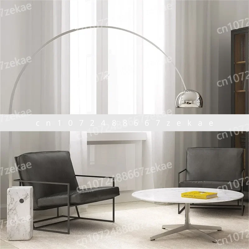 

Торшер гостиная диван рядом с орнаментом серебро современное искусство итальянский минималистский настольный светильник