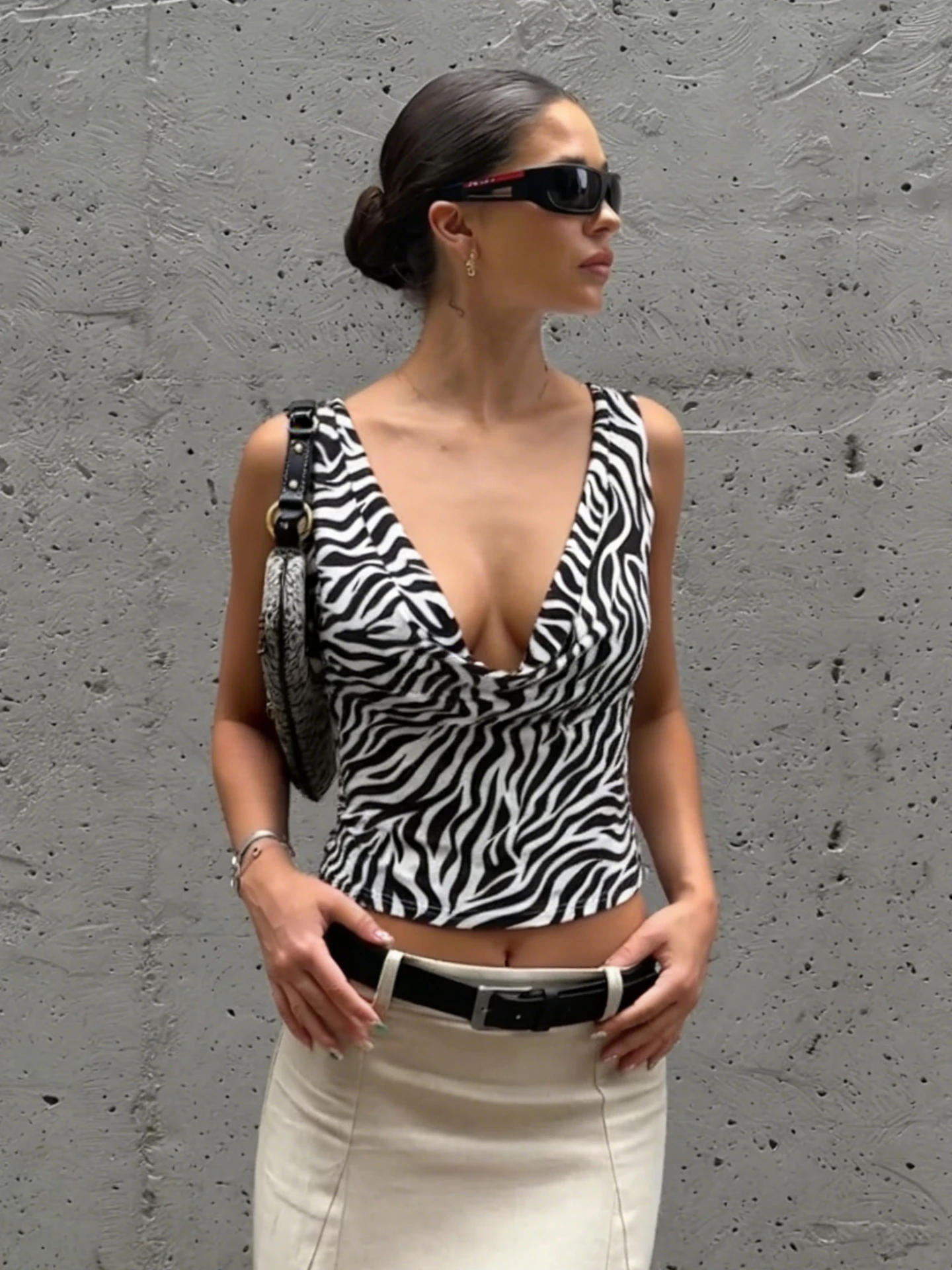 Hugcitar Women'S Fashion Zebra Print V Neck Ruched Backless Sexy Slim Crop Tank Top Summer Female Clothes Party Vacation Club