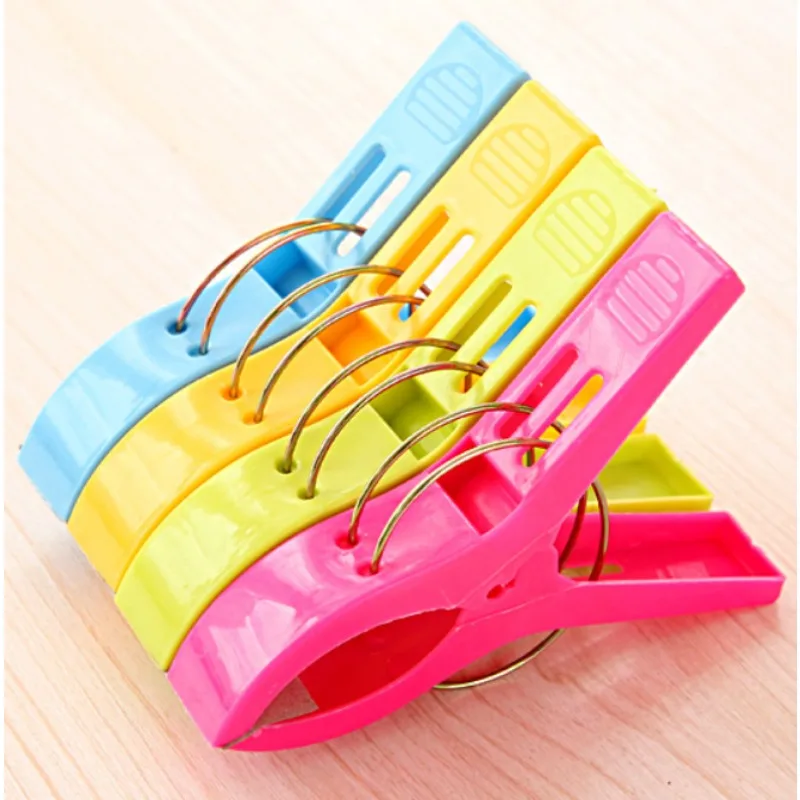 4Pcs Beach Towel Clips Plastic Quilt Pegs for Laundry Sunbed Lounger Clothes Pegs Home Bathroom Organization Laundry Storage