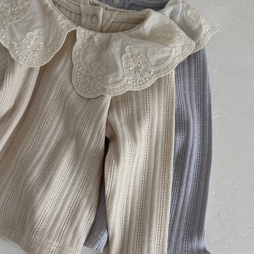 Langärmlige Strickbluse mit Spitzen-Peter-Pan-Kragen für kleine Mädchen, leichte, weiche Baumwolle, lässige Oberteile, Herbst-Outfit für Kinder, Alltagsoutfit – Detail 8