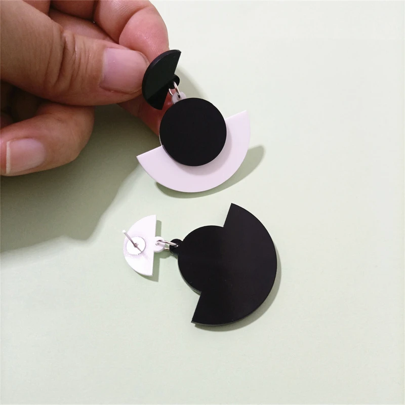 KUGUYS Vintage Acrylic Geometric Drop Earrings for Women Round Fan Black White Splicing Plate Jewelry Accessories